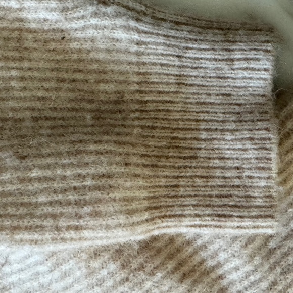 Daily Drills “oatmeal color” Long Sleeve one button sweater NWT (XS/SM) - Picture 5 of 7